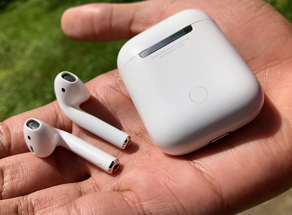 продати AirPods