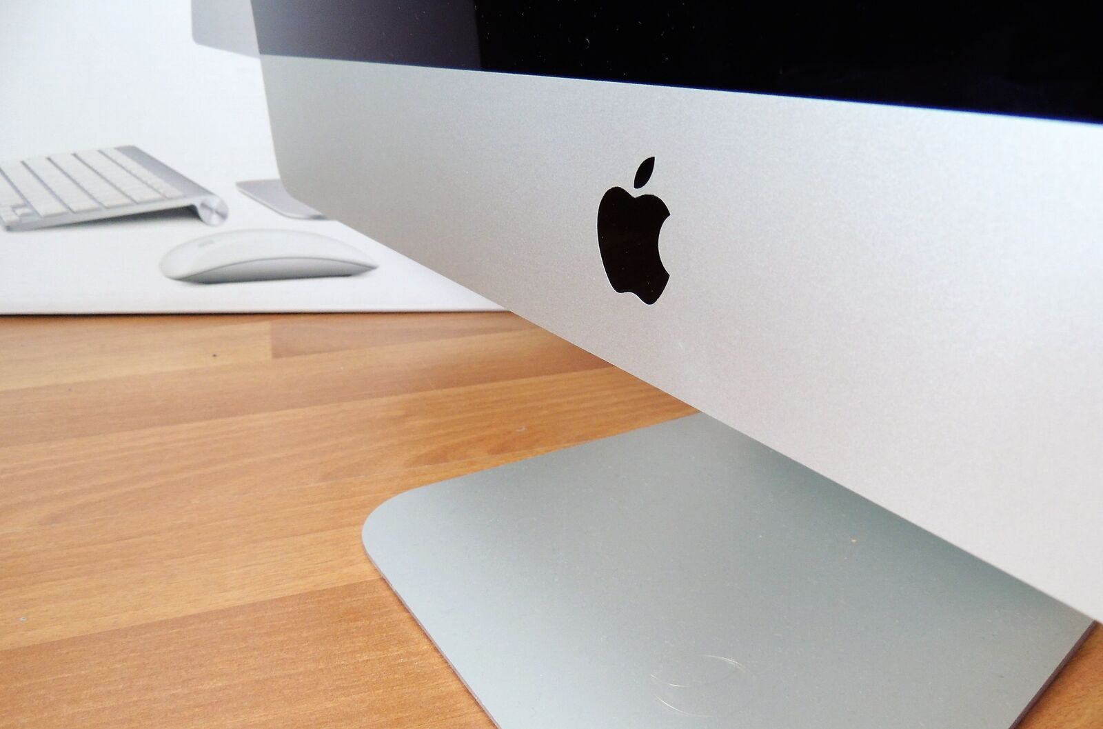 iMac 21.5 late 2012 8GB/1TB/GT640M стан Отличный + Apple Magic Mouse