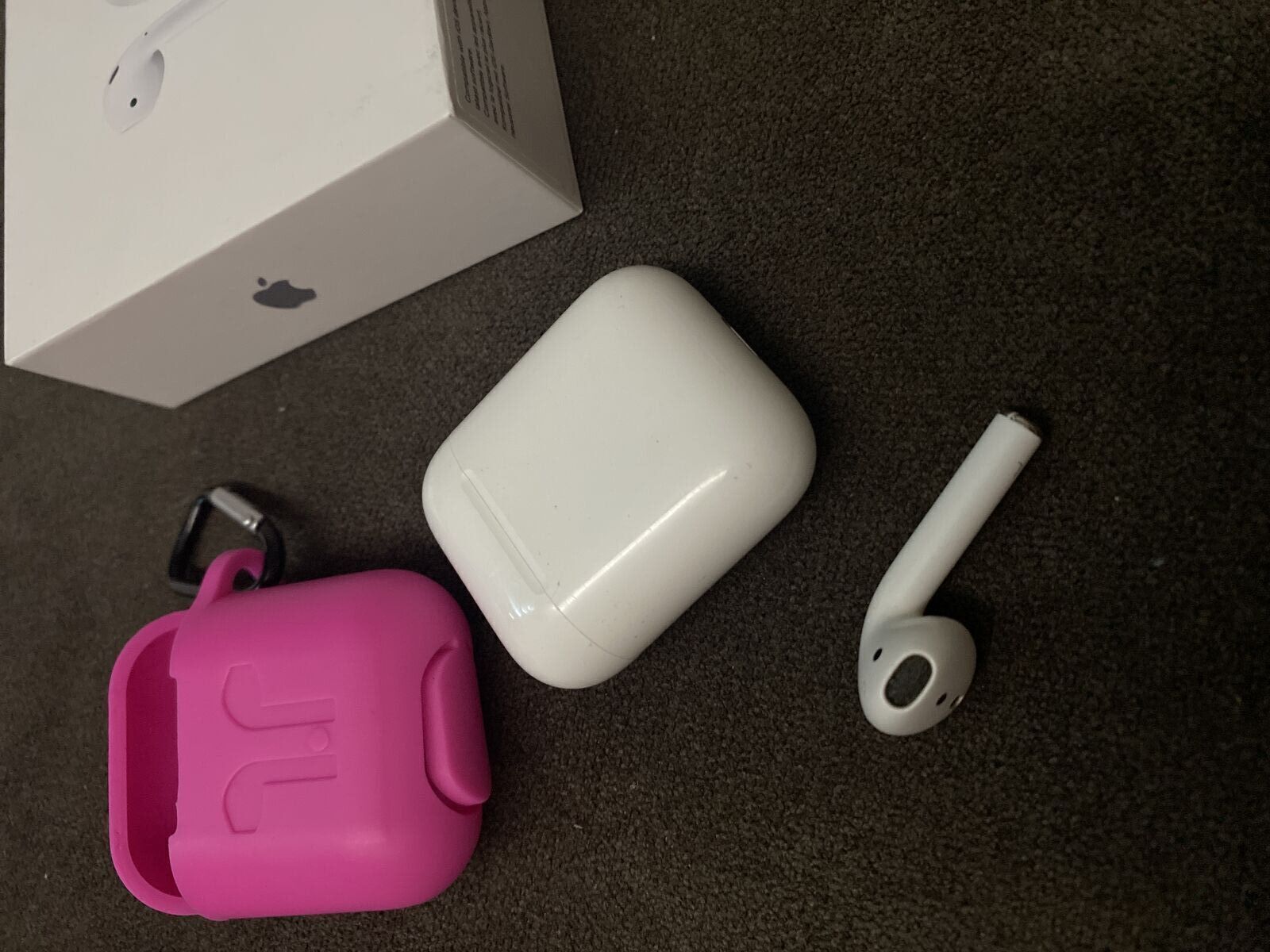 Левый наушник Apple Airpods 2