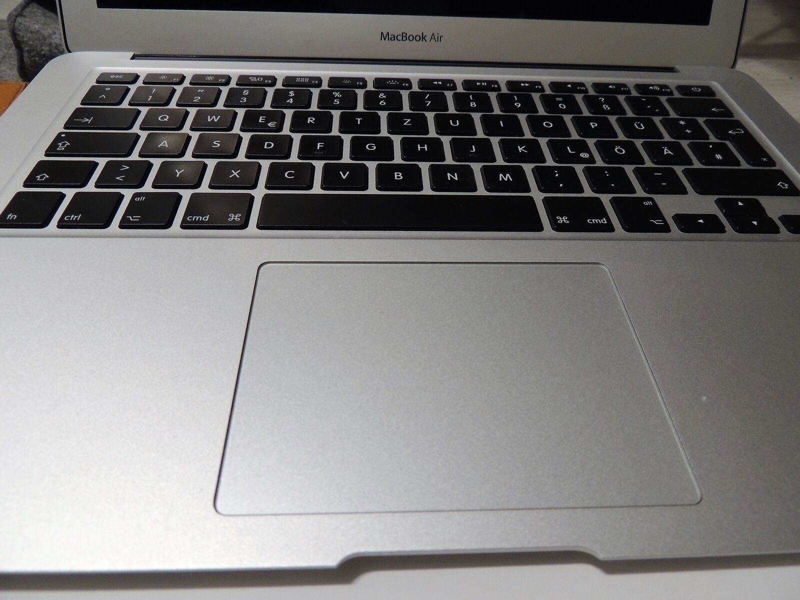 Macbook Air 13 2015 8 GB/128 GB СУПЕРстан завод.упак. Сумка переходник
