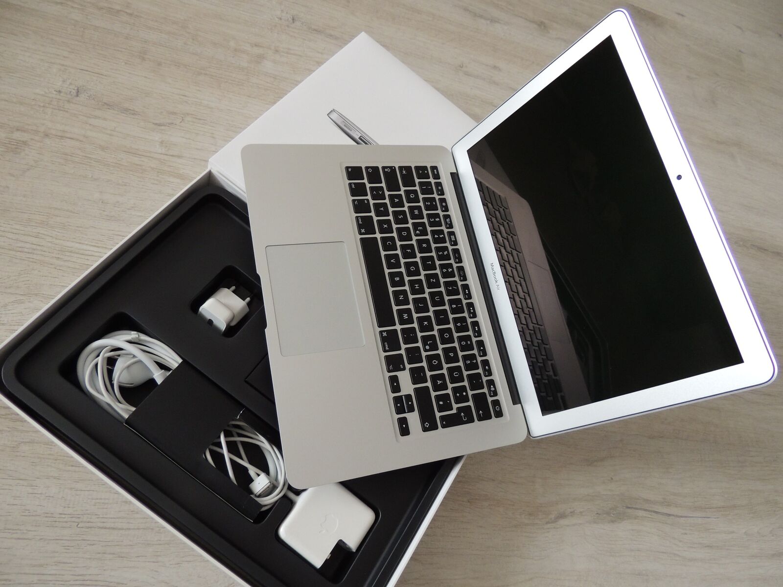 Macbook Air 13 2017 НОВИЙ стан i5 / 8GB / SSD 128GB