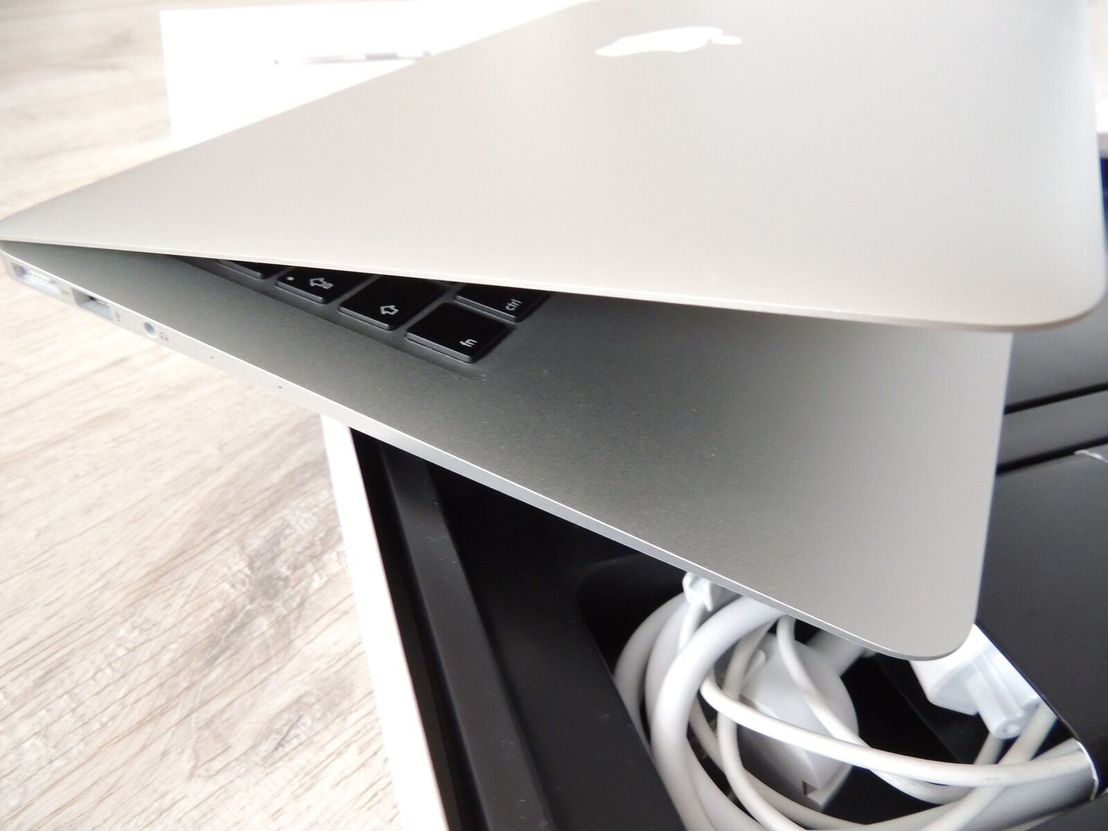 Macbook Air 13 2017 НОВИЙ стан i5 / 8GB / SSD 128GB