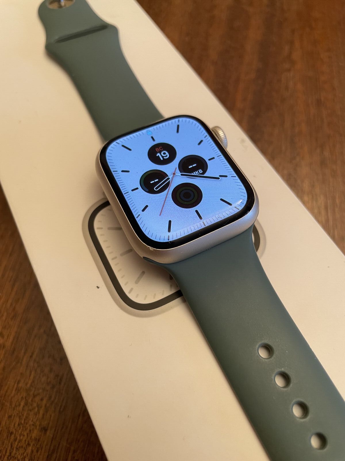 Продам apple watch 7.41