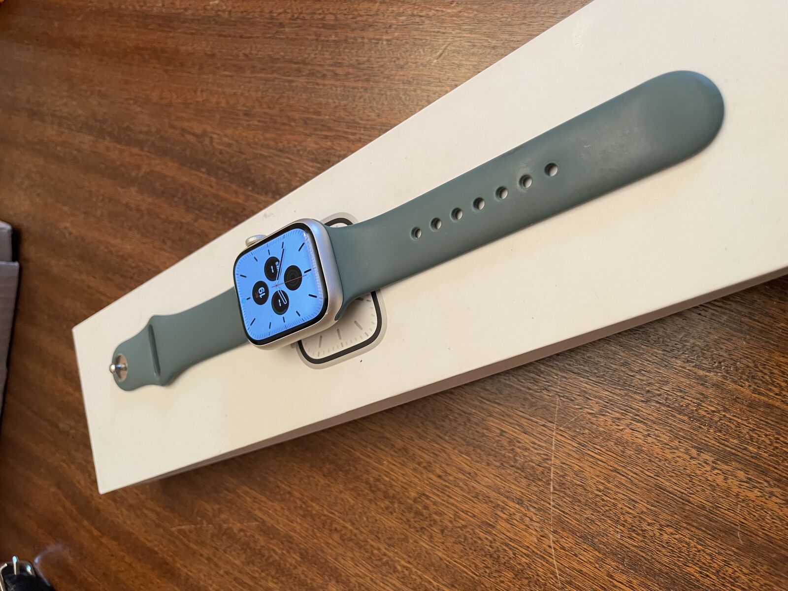 Продам apple watch 7.41