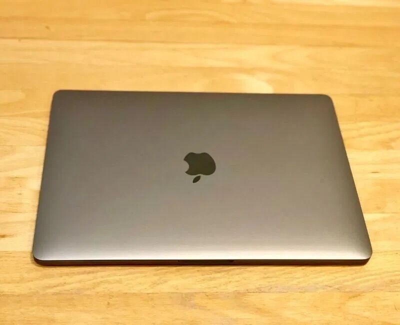 MacBook Pro 13 TB/touch bar/i5-2.9/8ram/256ssd