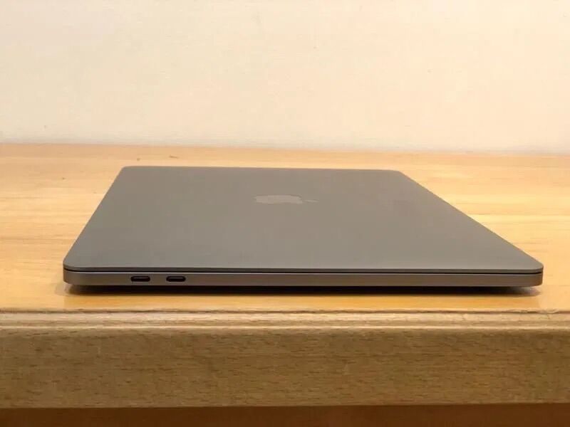 MacBook Pro 13 TB/touch bar/i5-2.9/8ram/256ssd