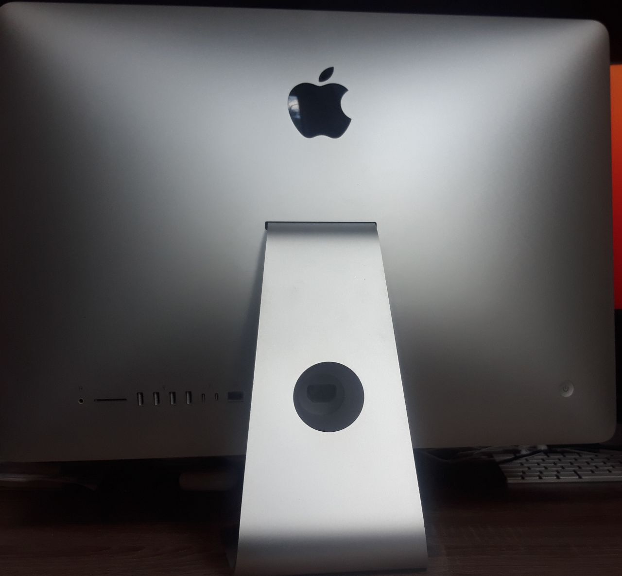 Apple Imac 21,5  2017 + мышка + клавиатура