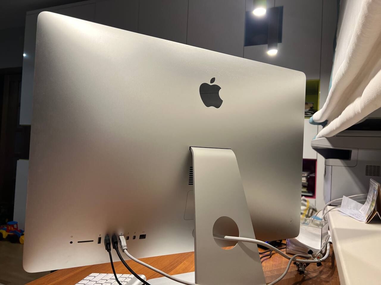 Imac 2013, 27, core i5, Nvida 775 2GB, SSD 500GB,RAM 16GB, в идеале