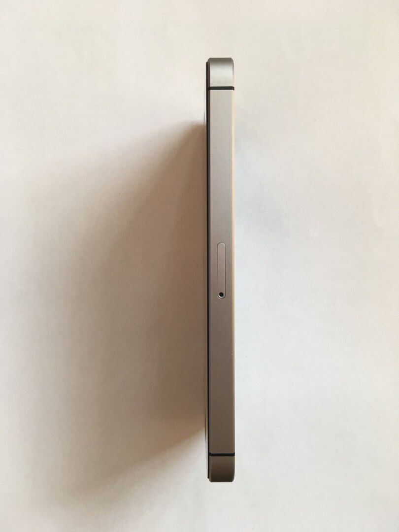 IPhone SE 32gb Space Gray Идеальный