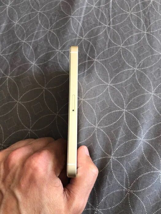 IPhone SE 64gb Gold Идеальный
