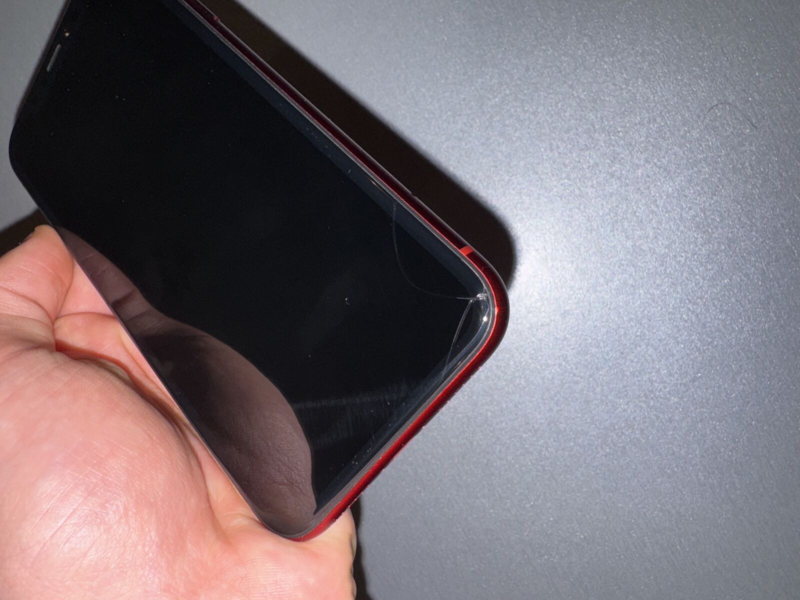 iPhone xr красного цвета 