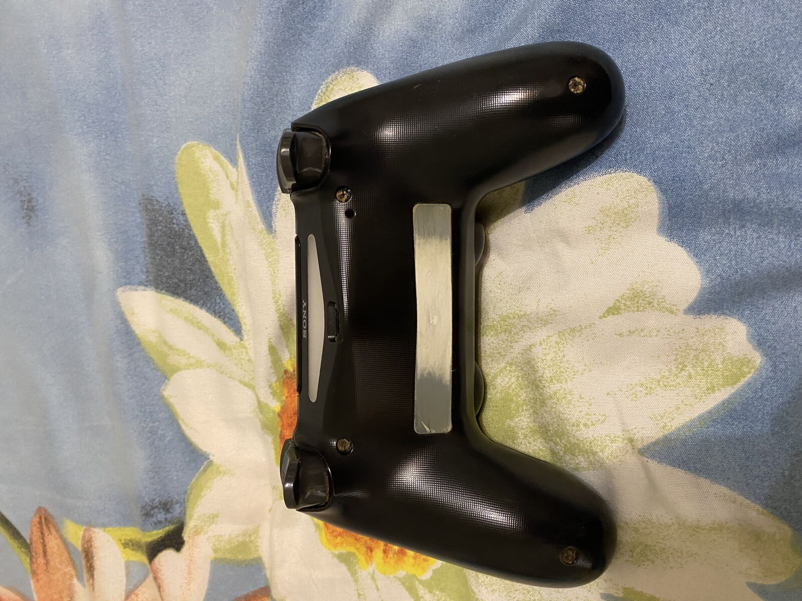 продаю PS4 Slim 1tb