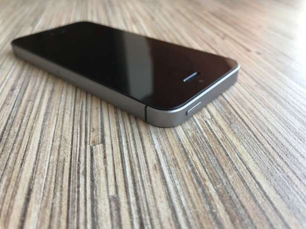 IPhone SE 16gb Space Gray Идеальный 