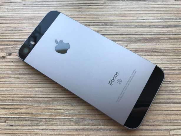 IPhone SE 16gb Space Gray Идеальный 