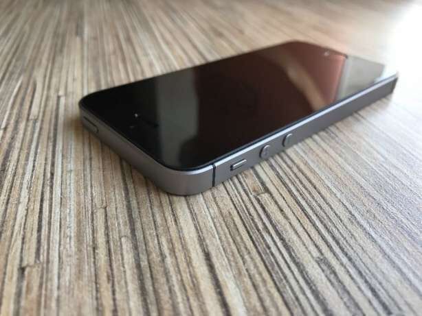 IPhone SE 16gb Space Gray Идеальный 