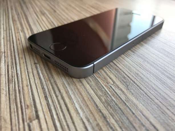 IPhone SE 16gb Space Gray Идеальный 