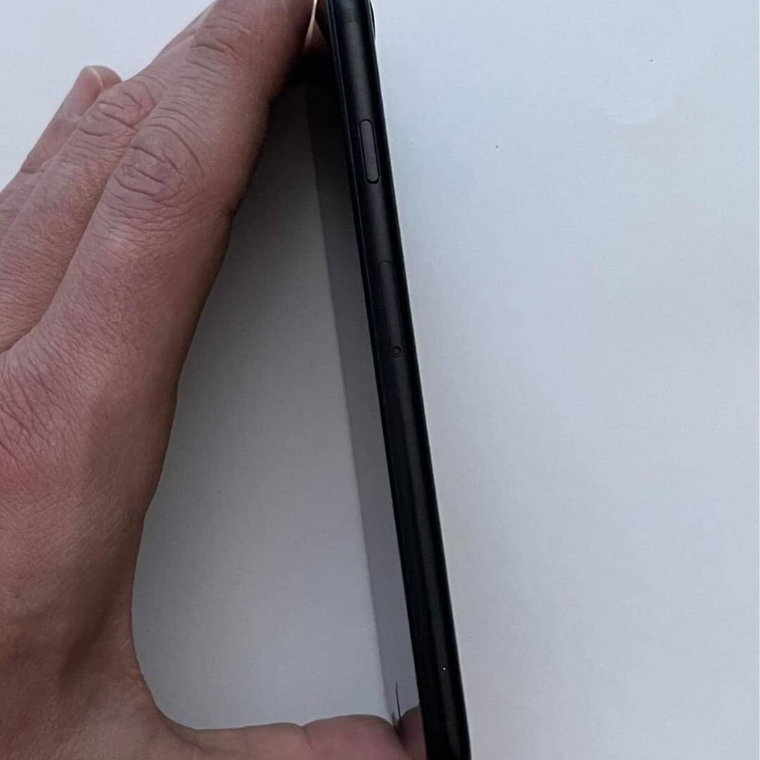 IPhone SE 2020 64gb Black Идеальный 