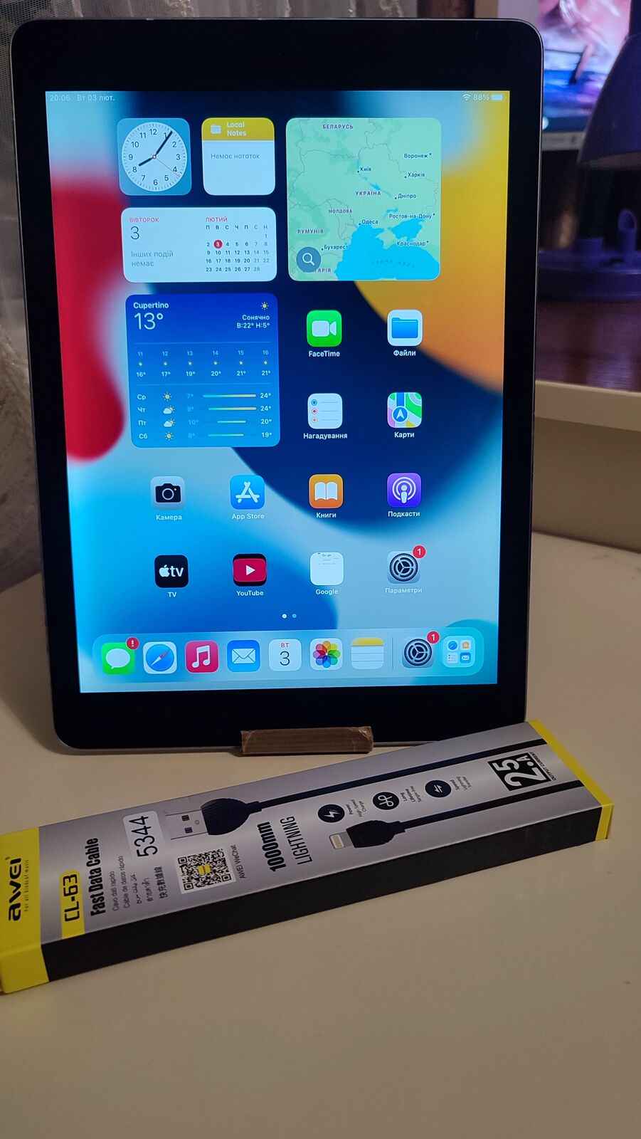 Продам планшет Apple iPad Air 2 Wi-Fi 2/16GB,стан відмінний.