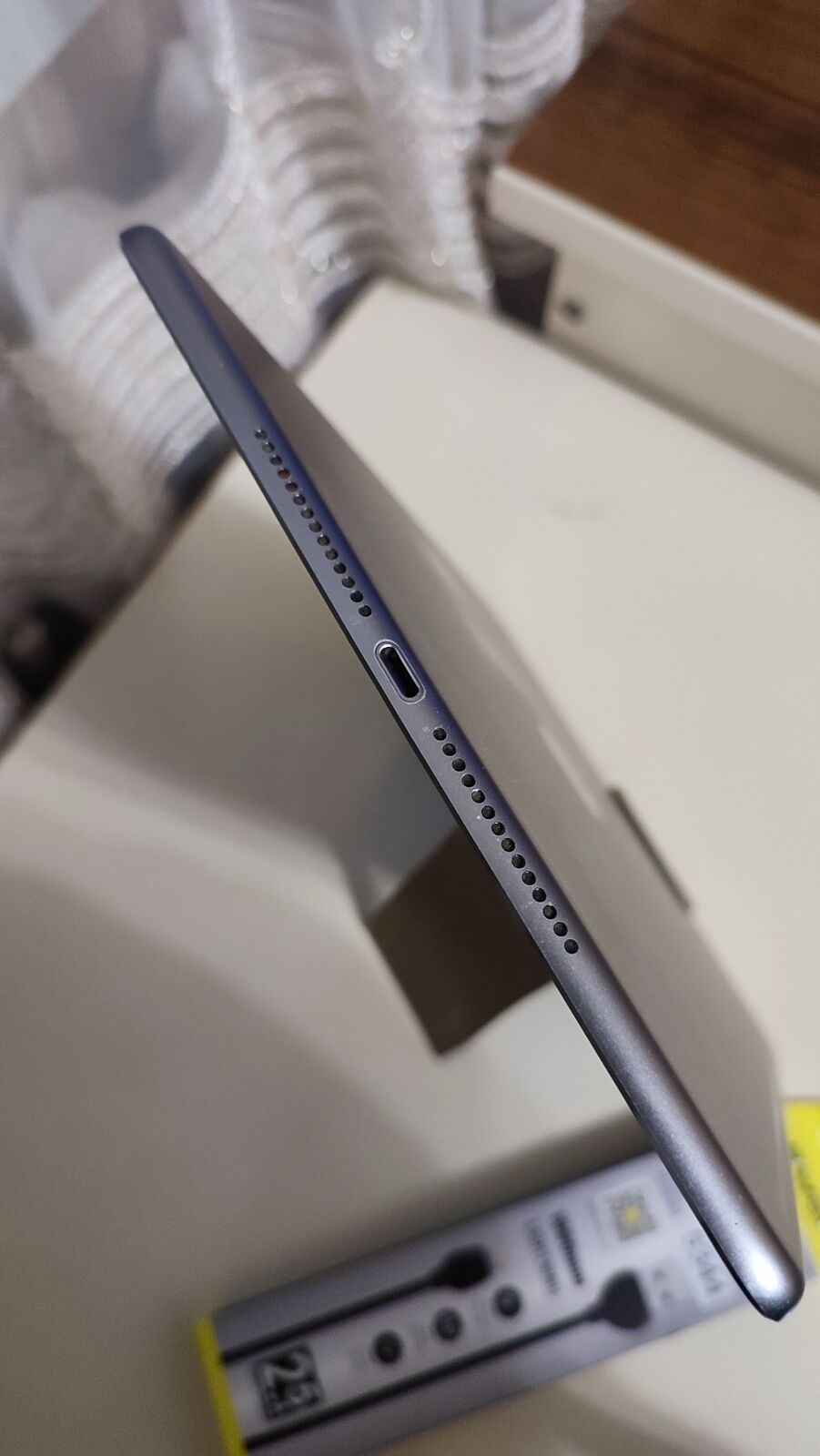 Продам планшет Apple iPad Air 2 Wi-Fi 2/16GB,стан відмінний.