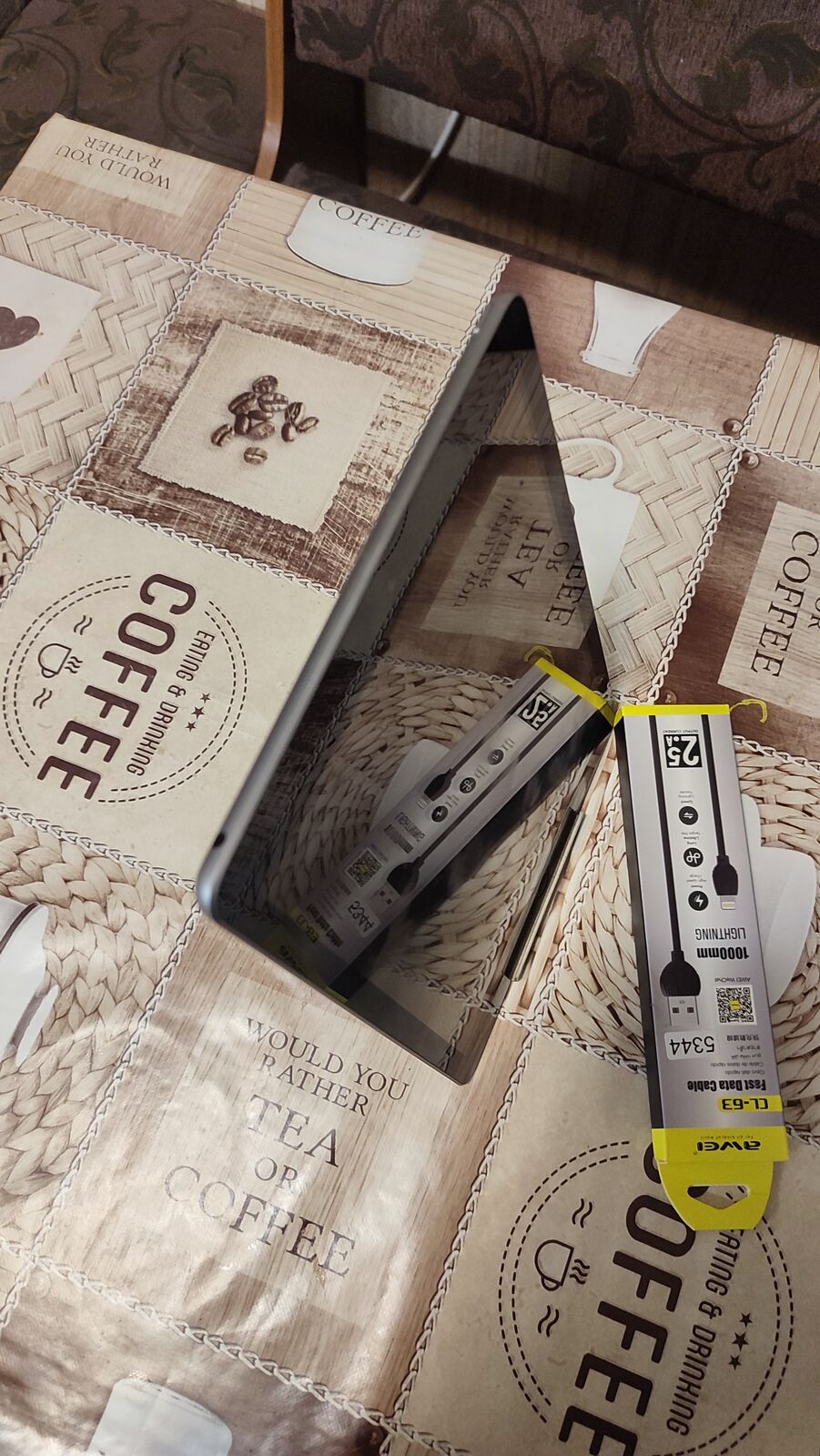 Продам планшет Apple iPad 6, Wi-Fi 2/32Gb, стан гарний.