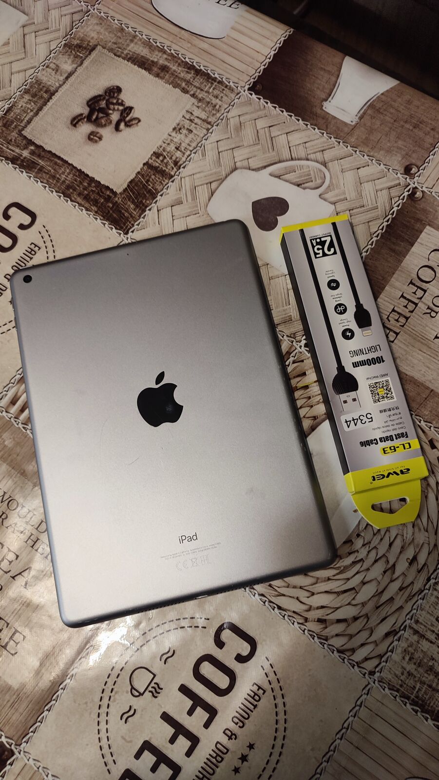 Продам планшет Apple iPad 6, Wi-Fi 2/32Gb, стан гарний.