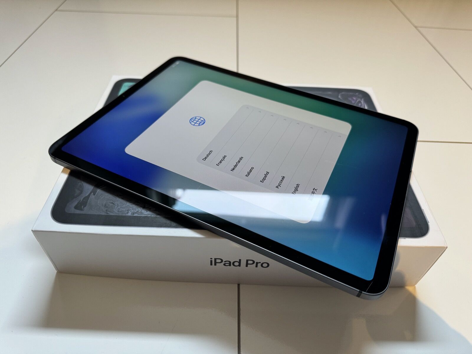 Apple iPad Pro 11 256 4G LTE повний оригінальний комплект