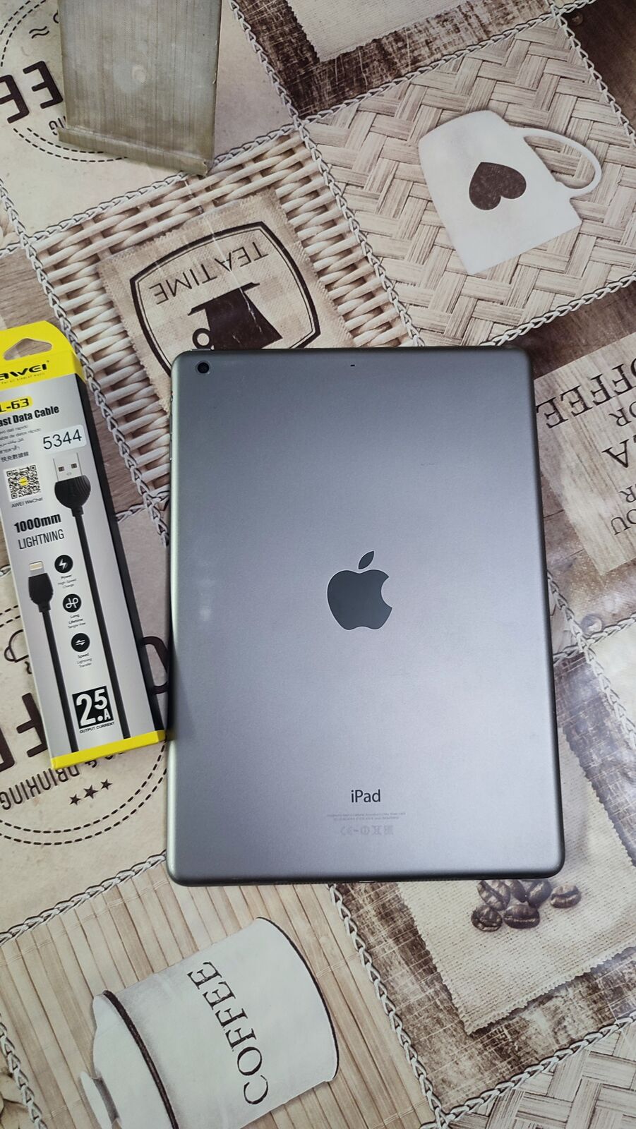 Продам планшет Apple iPad Air Wi-Fi 1/16GB.