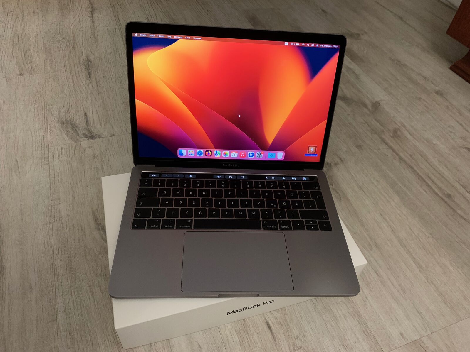 MacBook Pro 13 2017 Touchbar 16 / 256 Гарний Стан