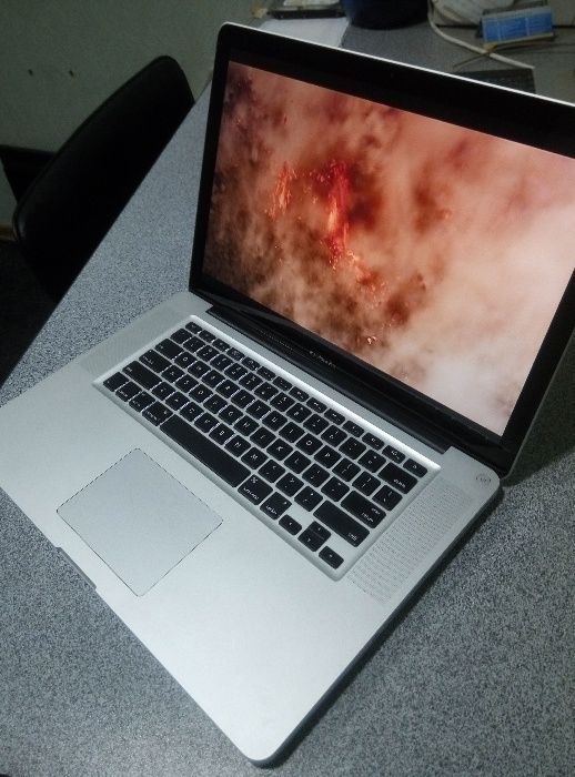 MacBook A1286 2012 Intel CoreI7 2.3, 8Ram, 240 SSD отличное состояние 