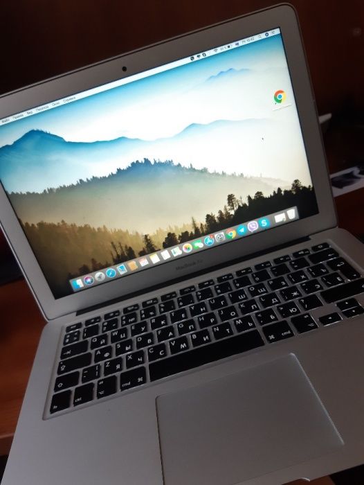 Продам ноутбук Apple A1466 MacBook Air 