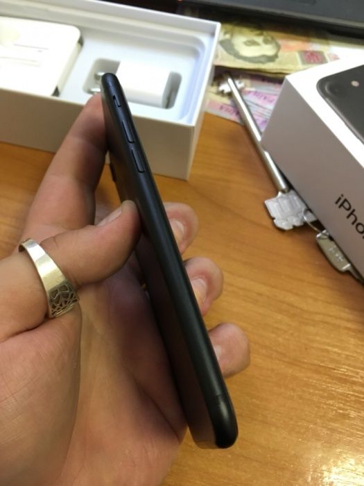 Apple iPhone 7 32 GB Black Neverlock 