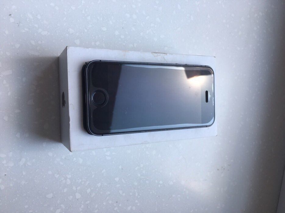 Продам IPhone 5s 16g 