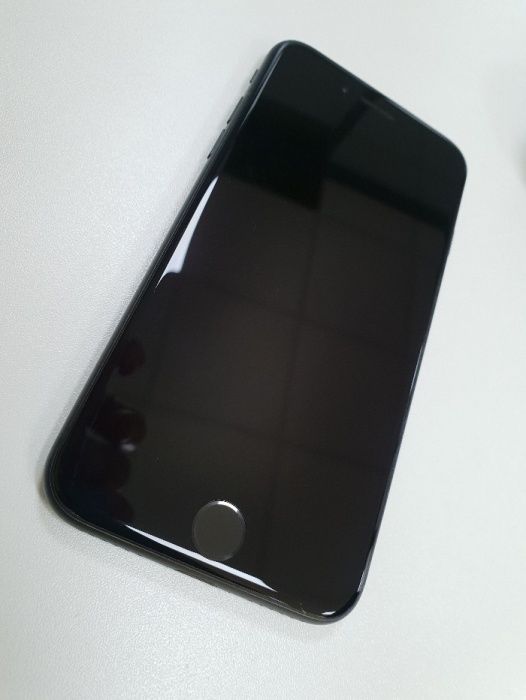 Apple iPhone 7 128GB Black + док станция ElevationDock в подарок! 
