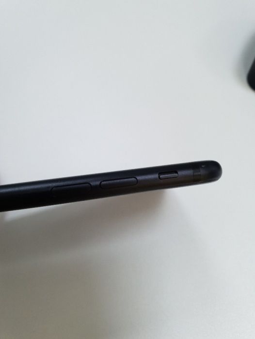 Apple iPhone 7 128GB Black + док станция ElevationDock в подарок! 