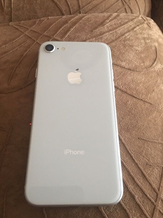 IPhone 8 Silver 64GB Unlock