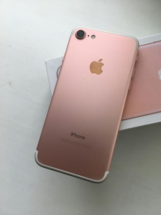 Продам iPhone 7 128 gb rose gold 