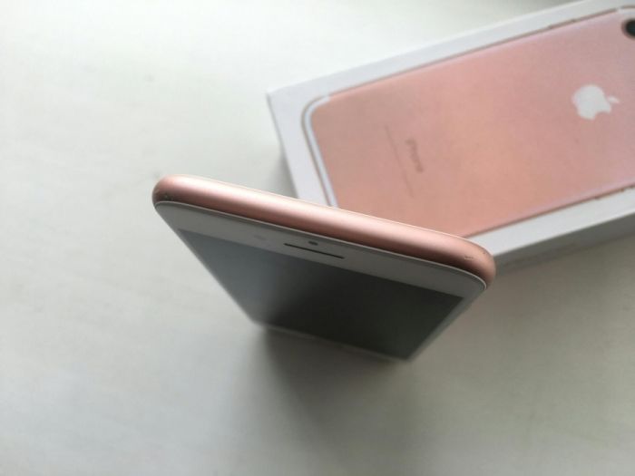 Продам iPhone 7 128 gb rose gold 