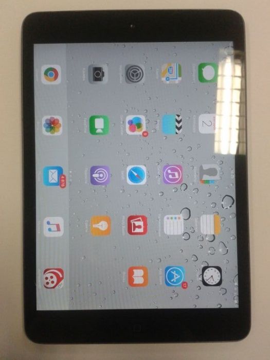 IPad mini 1 16gb WiFi black - экран с дефектом 