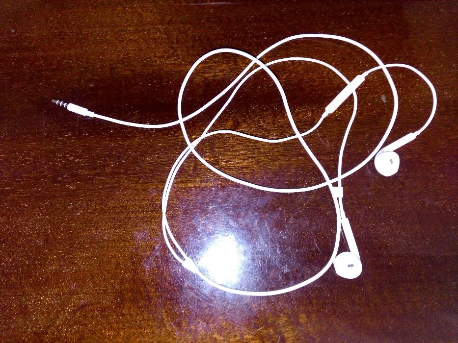 Наушники apple 