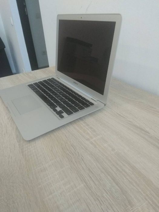 Продам Apple Macbook air 13