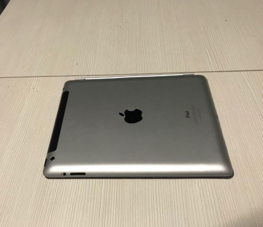 Продаю Apple Ipad 4 Память 64GB Экран Retina 
