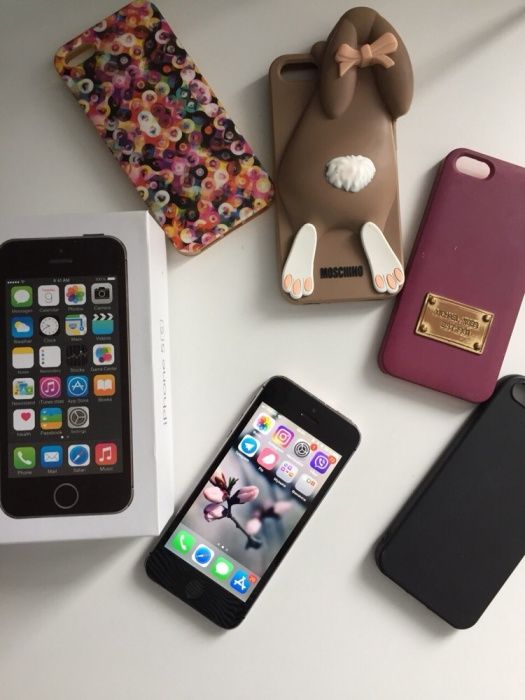 Продам iPhone 5s 32 Gb Space Gray 