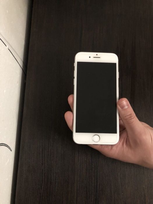 Продам Айфон 6 64 gb silver 