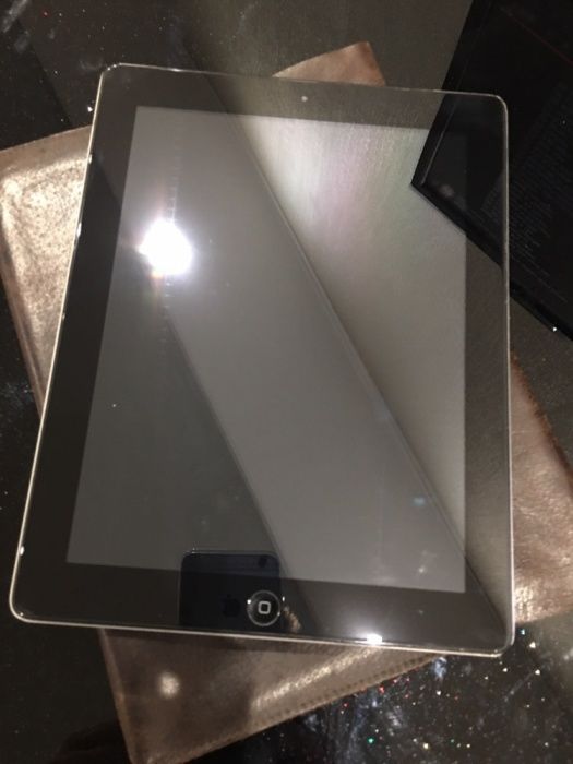 Apple iPad 3 wi-fi +3G 