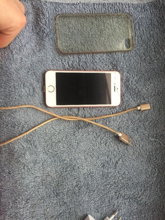 Продам iphone 5s RED 