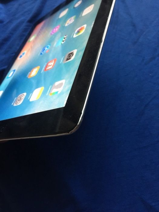 Продам IPad 2 16GB