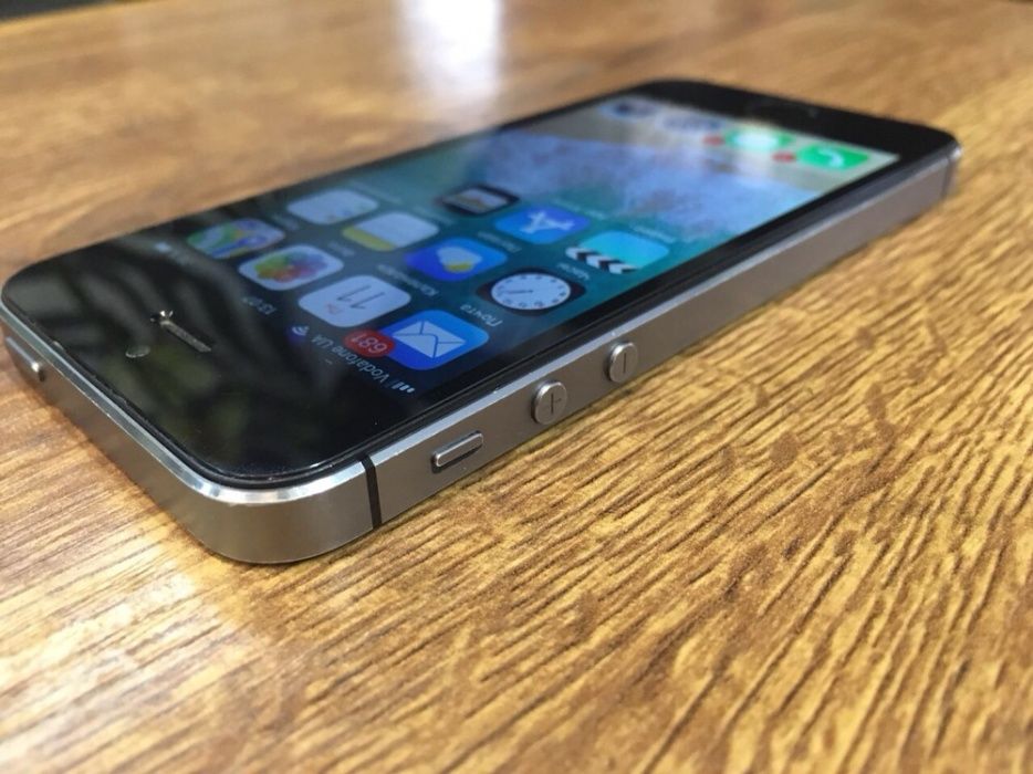 IPhone 5S 16Gb отличное состояние неверлок 