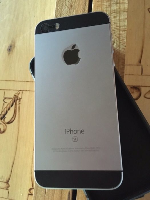 IPhone SE 16Gb Идеал! 
