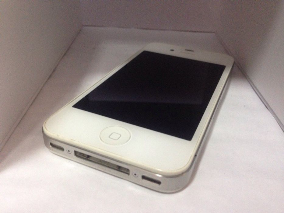 Apple Iphone 4S 16GB White Neverlock, звонит, работает, обновляется 