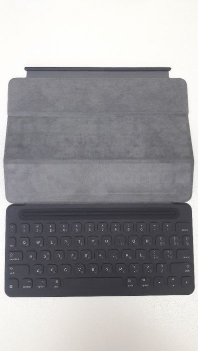 Продам Чехол-клавиатуру Apple Smart Keyboard для iPad Pro 9.7